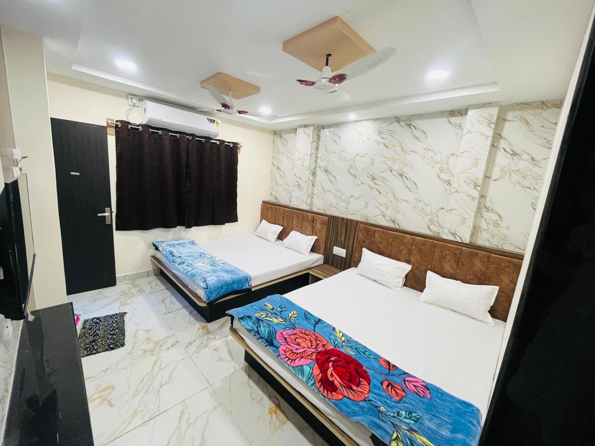 Hotel Sk Tower Ujjain Exterior foto