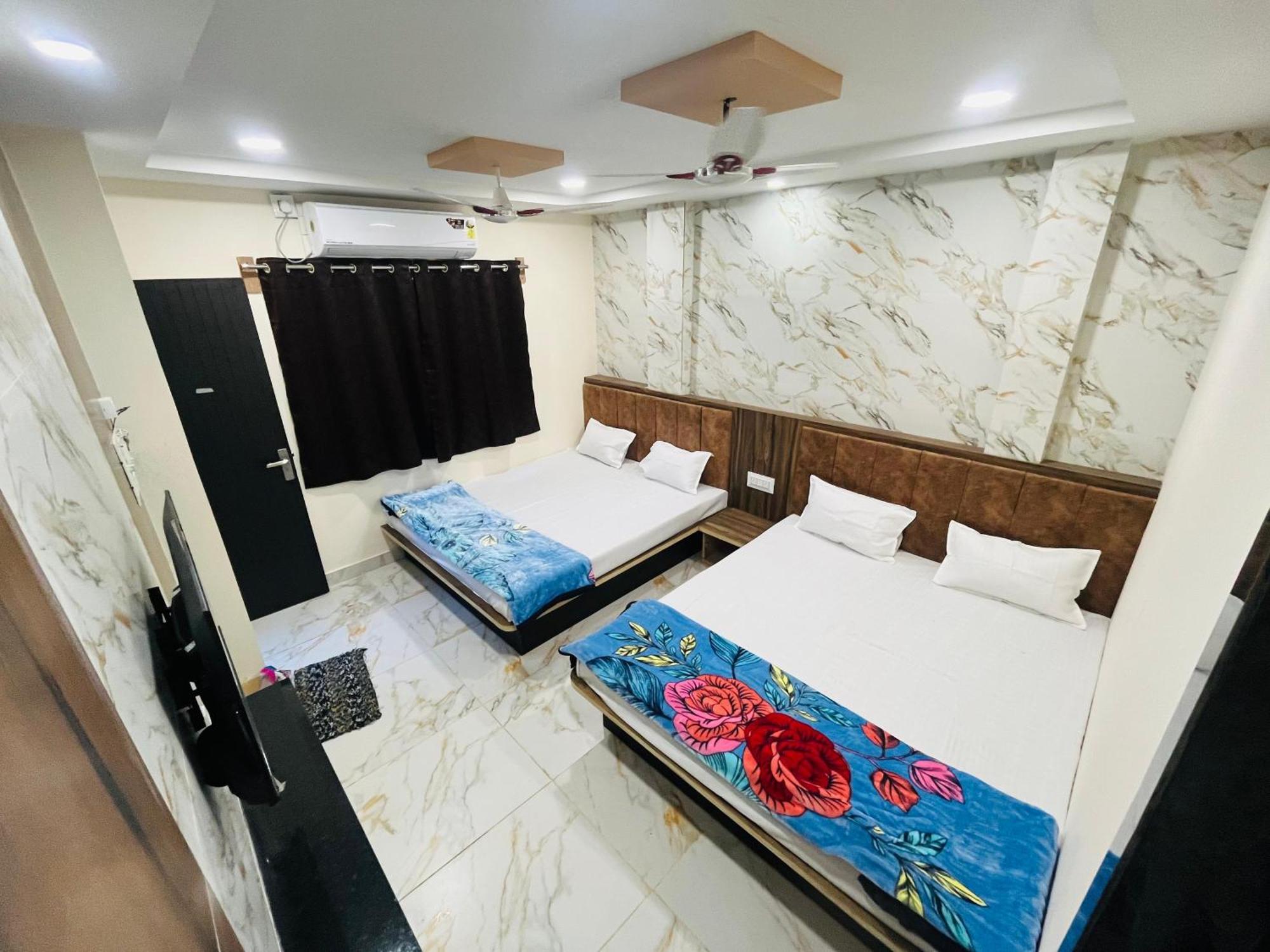Hotel Sk Tower Ujjain Exterior foto